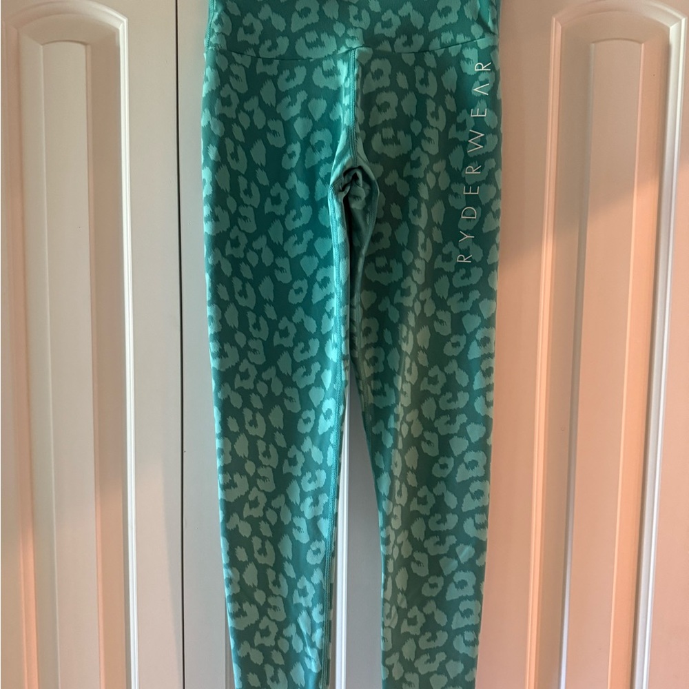 Ryderwear Teal Leopard Leggings Size Small